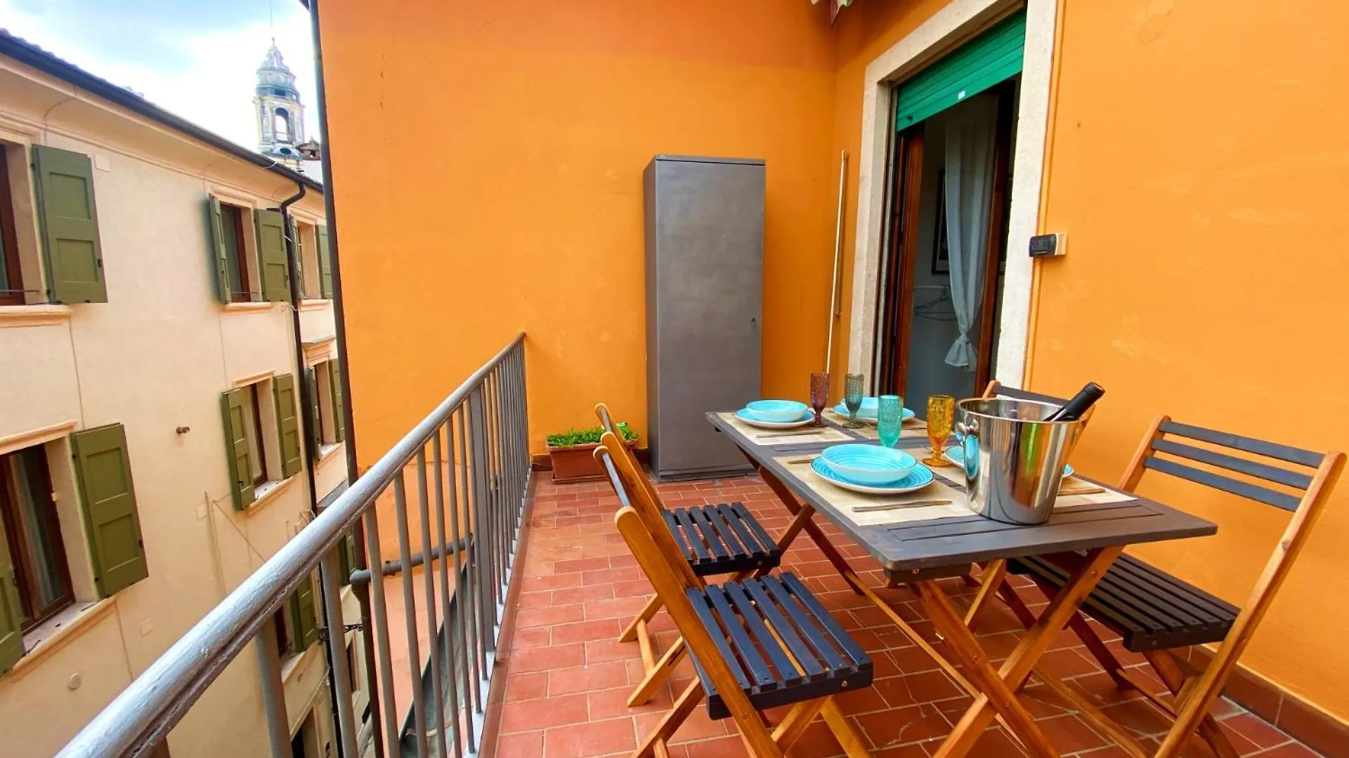 Juliet'S Terrace On The River Verona